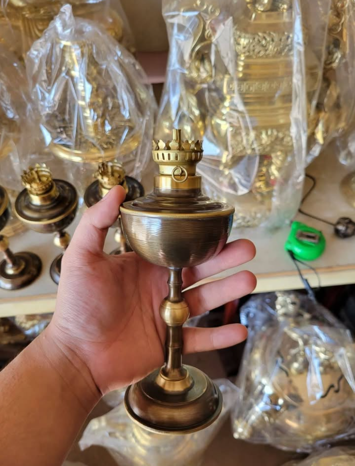 3 mẫu đèn dầu thờ bằng đồng đẹp nhất